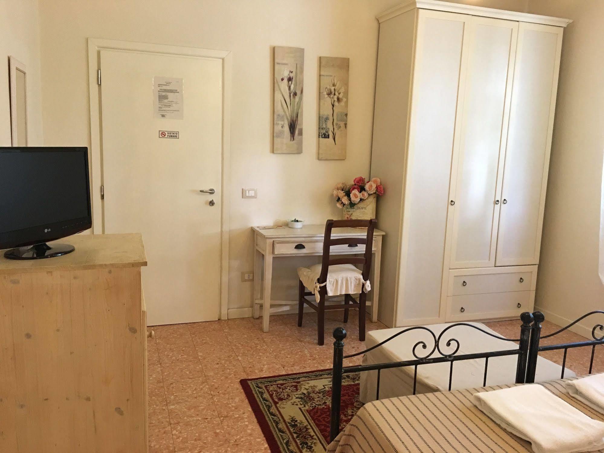 Affittacamere La Casa Di Ugo Ciglione Eksteriør bilde